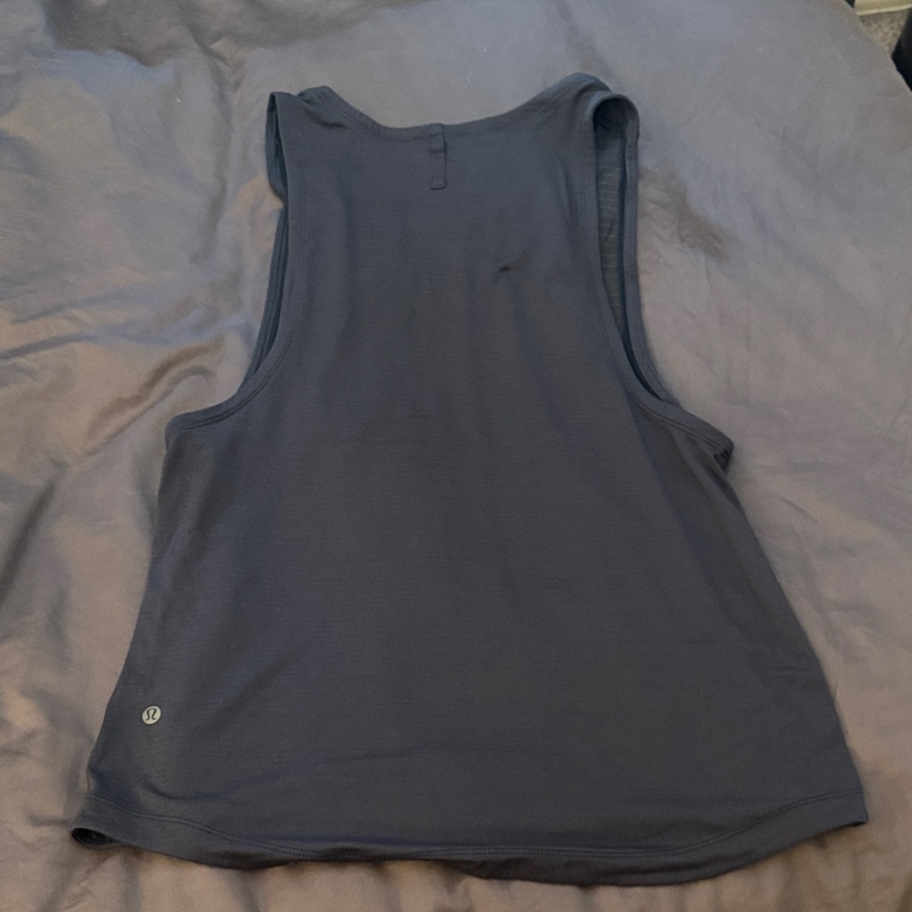 men’s Lululemon Medium License to Train Tank in Navy